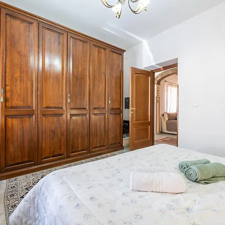 Apartment Affittasardegna- Quadri Paganini