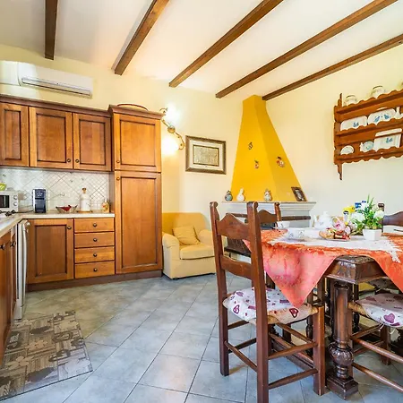 Affittasardegna- Quadri Paganini Apartment Orosei